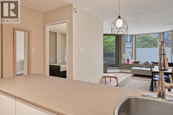 206 950 Drake Street, Vancouver, BC V6Z2B9 Photo 2