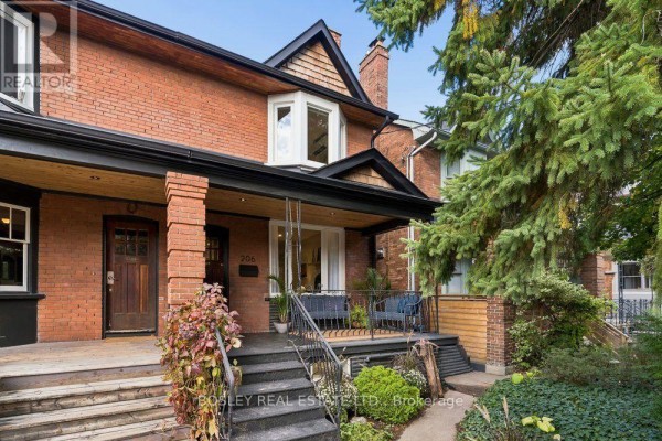 206 Ashworth Avenue, Toronto