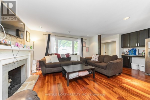 Living room - 206 Blackburn Avenue, Ottawa, ON K1N8A8 Photo 5