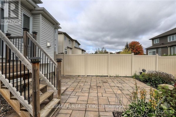 Bathroom - 206 Broxburn Crescent, Ottawa, ON K2J0N7 Photo 3