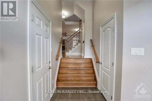 Bedroom - 206 Broxburn Crescent, Ottawa, ON K2J0N7 Photo 4