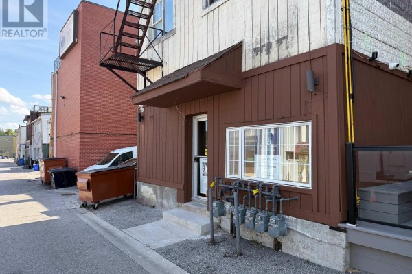 207b Main Street S, Newmarket, ON L3Y6M8 Photo 4