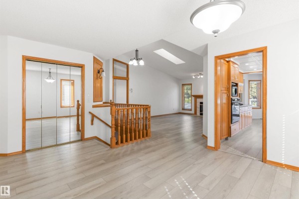 Kitchen - 206 Country Club Pt Nw, Edmonton, AB T6M2J6 Photo 3