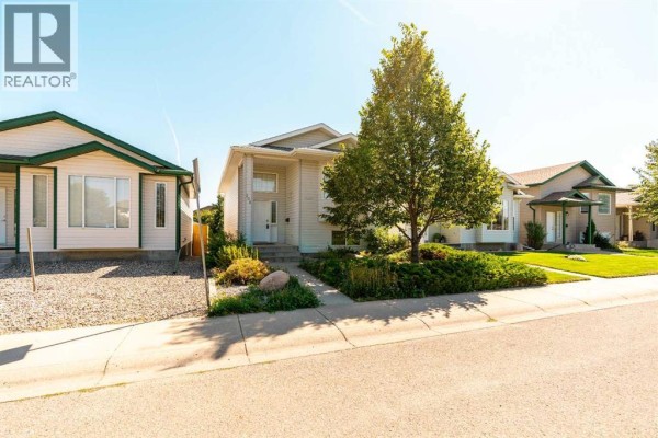 206 Fairmont Garden Road S, Lethbridge, AB, photo 2
