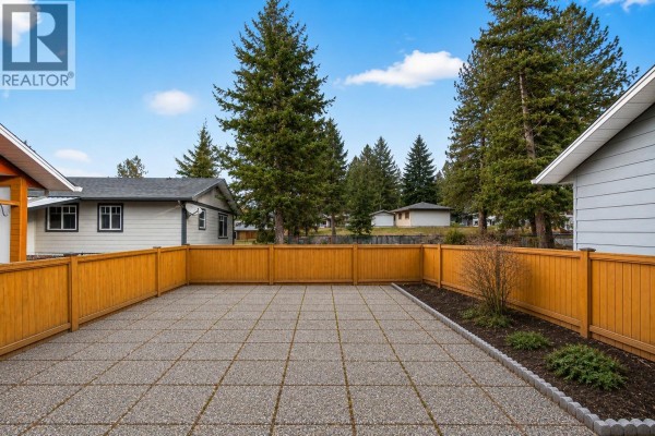 Primary Bedroom - 206 Falcon Avenue, Vernon, BC V1H2A1 Photo 5