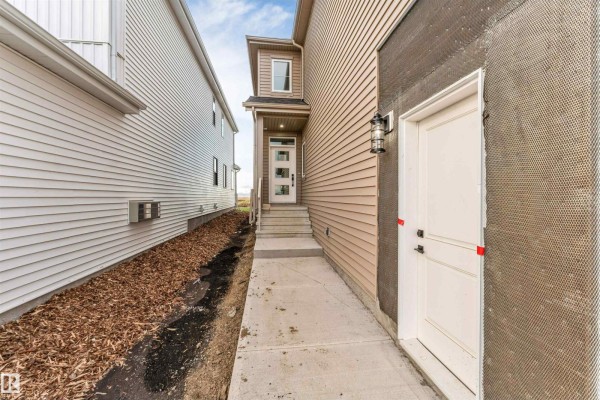 Kitchen - 206 Falcon Cr, Leduc, AB T0B3M3 Photo 3