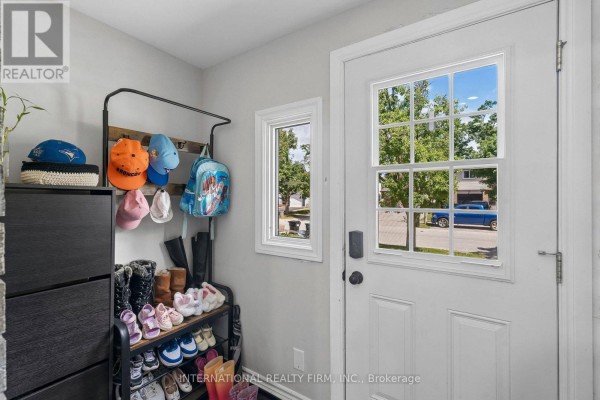 206 Hickling Trail, Barrie, ON, photo 3