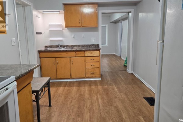 4pc Bathroom - 206 Irvine Street, Cut Knife, SK S0M0N0 Photo 3