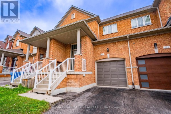 206 Lageer Drive, Whitchurch Stouffville, ON, photo 2
