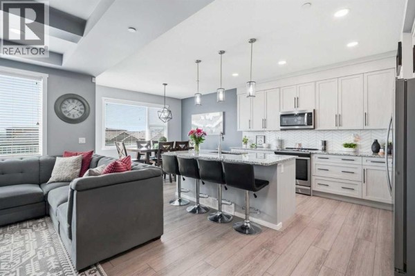 Living room - 206 Lucas Crescent Nw, Calgary, AB T3P1M8 Photo 5