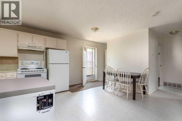 4pc Bathroom - 206 Main Street, Lashburn, SK S0M1H0 Photo 5
