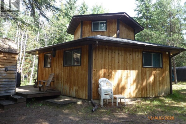 Living room - 206 Pine Avenue, Brightsand Lake, SK S0M0H0 Photo 3