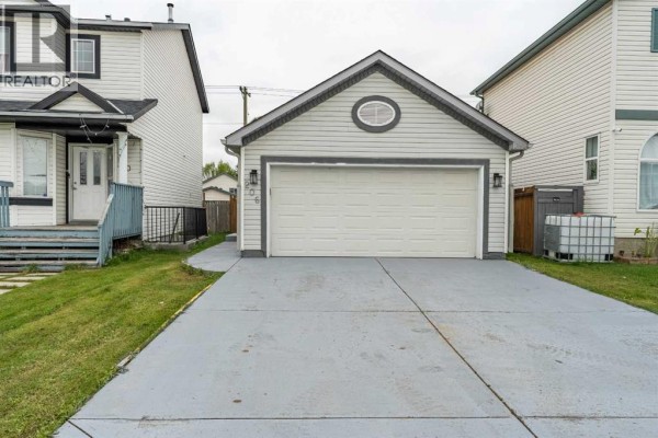 4pc Bathroom - 206 Saratoga Close Ne, Calgary, AB T1Y7A1 Photo 2