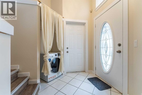 Bedroom - 206 Saratoga Close Ne, Calgary, AB T1Y7A1 Photo 3