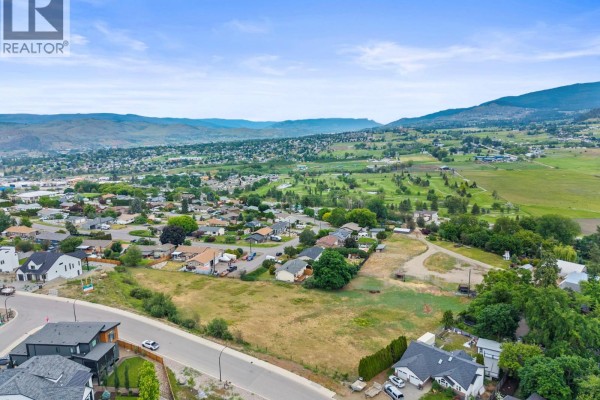 206 Sarsons Road, Vernon, BC V1B2M4 Photo 3