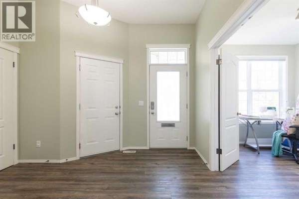 Living room - 206 Washington Way Se, Medicine Hat, AB T1A8V2 Photo 5