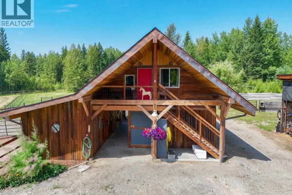 Living room - 2060 Hendry Road, Quesnel, BC V2J5G9 Photo 5