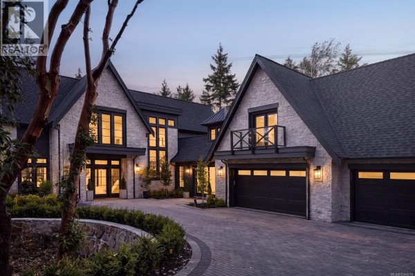 2060 Pinehurst Terr, Langford, BC, photo 2