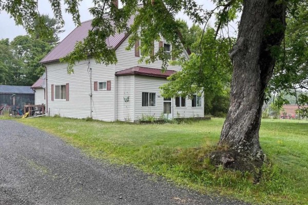 Den - 2060 Queen Street, Westville, NS B0K2A0 Photo 5