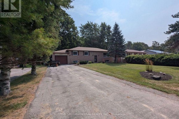 Primary Bedroom - 2061 Craig Road, Innisfil, ON L9S1T2 Photo 3