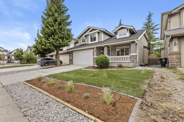20613 66a Avenue, Langley, BC V2Y2Y4 Photo 2