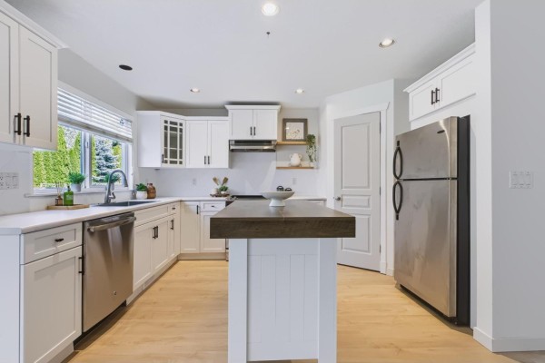 20613 66a Avenue, Langley, BC V2Y2Y4 Photo 4