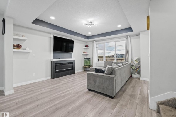 Kitchen - 20625 99b Av Nw, Edmonton, AB T5T7N3 Photo 3
