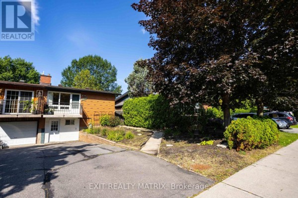 Primary Bedroom - 2064 St Laurent Boulevard, Ottawa, ON K1G1A9 Photo 3