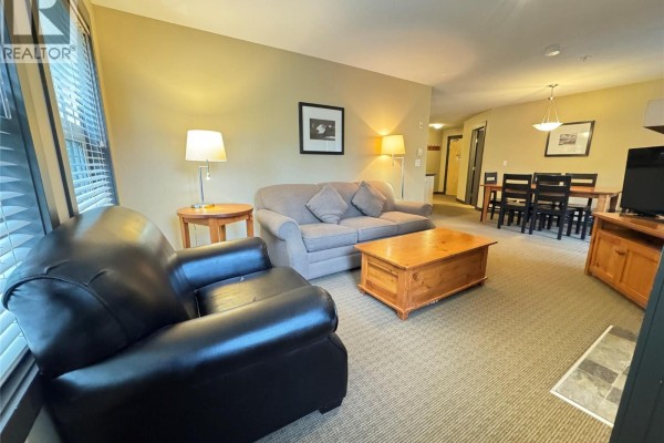 Bedroom - 2064 Summit Drive Unit# 211, Panorama, BC V0A1T0 Photo 2