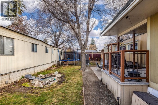 Kitchen - 2065 Boucherie Road Unit# 18, Westbank, BC V4T2A7 Photo 4