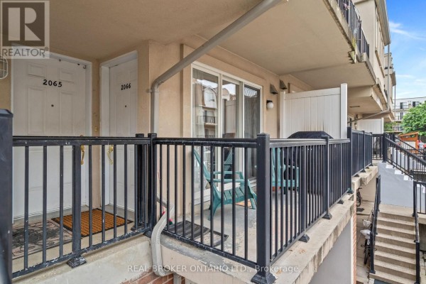 2066 - 3047 Finch Avenue W, Toronto, ON, photo 3