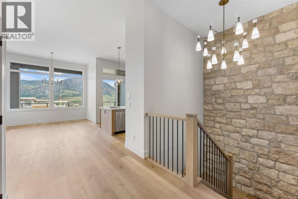 Family room - 2066 Cortina Drive, Kelowna, BC V1P0B2 Photo 3