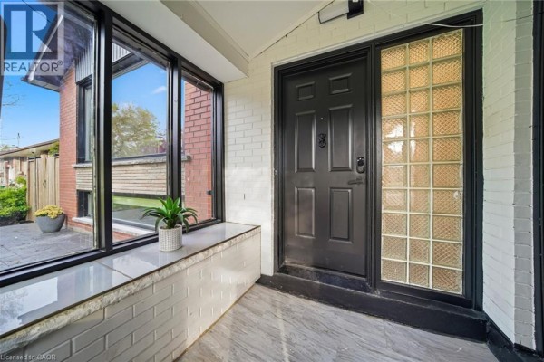 2066 Rebecca Street, Oakville, ON, photo 3