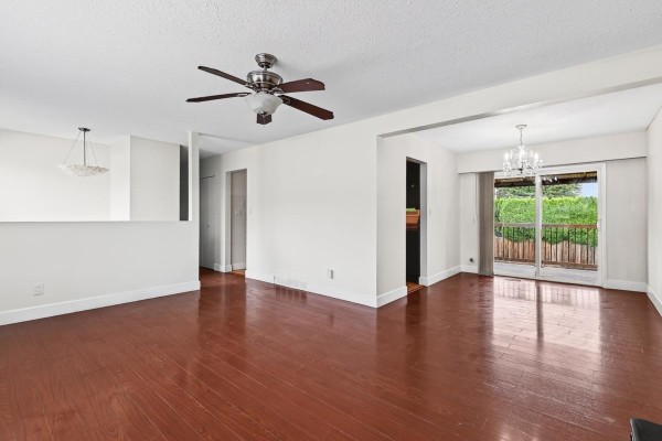 2068 Ridgeway Street, Abbotsford, BC V2T3X7 Photo 4