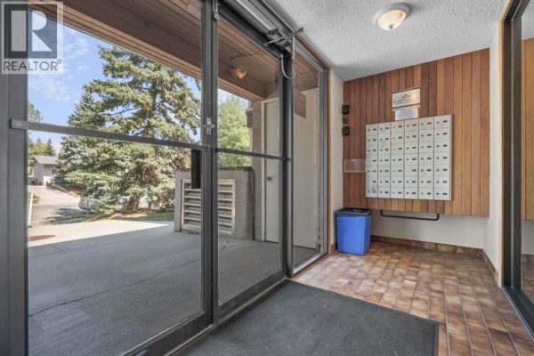 207, 280 Banister Drive, Okotoks, AB, photo 3