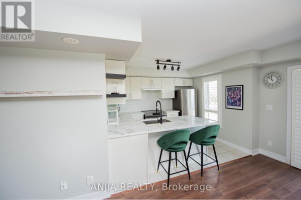 Bedroom 2 - 207 - 10 Dunsheath Way, Markham, ON L6B1N3 Photo 5