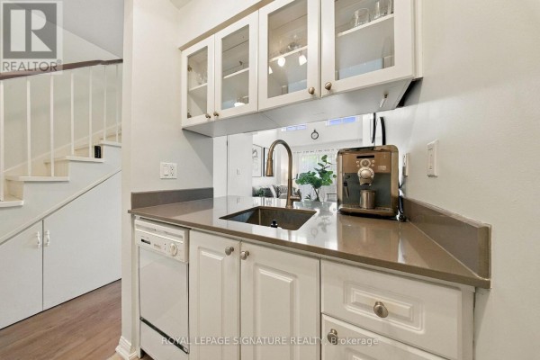 Primary Bedroom - 207 - 119 Merton Street, Toronto, ON M4S3G5 Photo 4