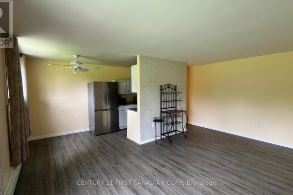 Bedroom - 207 - 1830 Dumont Street, London East, ON N5W2S1 Photo 5