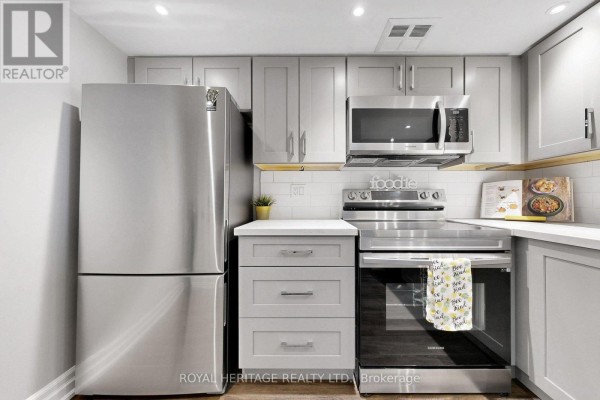 Primary Bedroom - 207 - 20 Guildwood Parkway, Toronto, ON M1B5E6 Photo 4