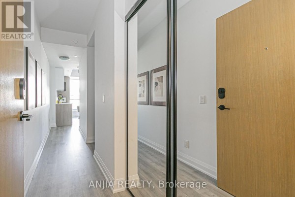 207 - 2369 Danforth Avenue, Toronto, ON M4C0B1 Photo 5