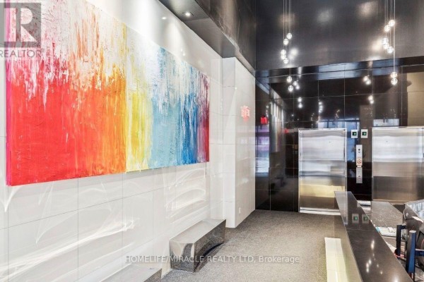 207 - 318 King Street E, Toronto, ON M5A0C1 Photo 5