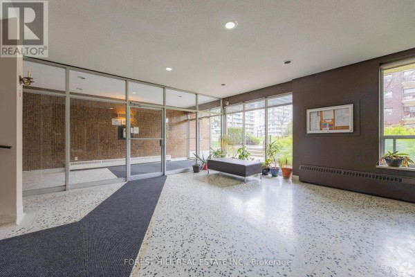 207 - 32 Clayland Drive, Toronto, ON M3A2A5 Photo 4
