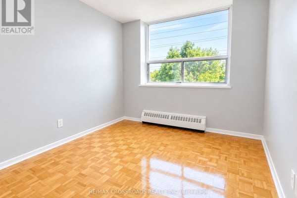 Bedroom - 207 - 363 Lakeshore Road E, Mississauga, ON L5G1H7 Photo 4