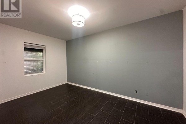 207 - 38 Kensington Place, Toronto, ON M5T2J9 Photo 3