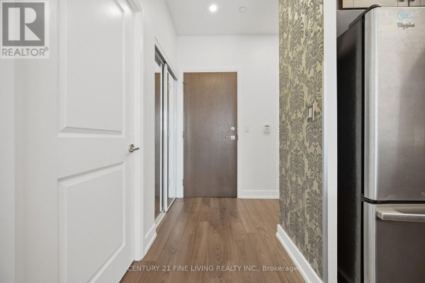 Primary Bedroom - 207 - 6 Eva Road, Toronto, ON M9C0B1 Photo 4