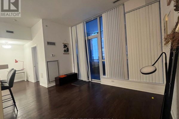 207 - 8 Mercer Street, Toronto, ON M5V0C4 Photo 5
