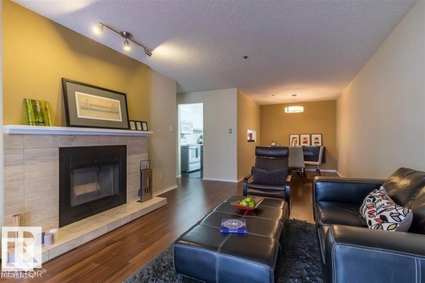 Dining room - #207 10171 119 St Nw, Edmonton, AB T5K1Z1 Photo 2