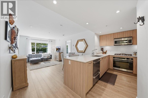 207 1061 Marine Drive, North Vancouver, BC V7P1S6 Photo 5