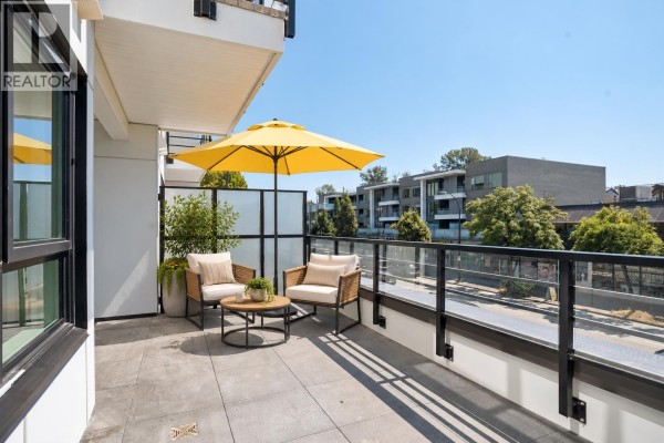 207 1080 Marine Drive, North Vancouver, BC V7P3C4 Photo 3