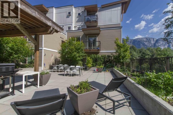 207 1150 Bailey Street, Squamish, BC V8B0R4 Photo 4